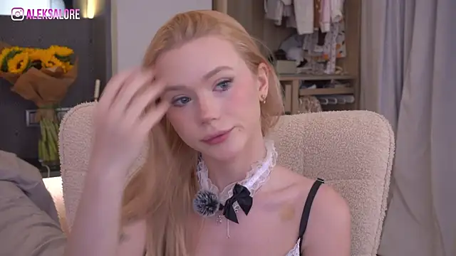 LexieLoree online show from July 5, 3:11 am