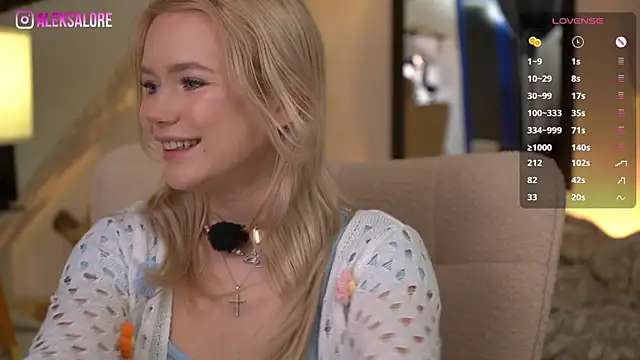 LexieLoree online show from January 7, 4:06 am