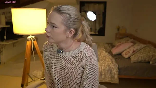 LexieLoree online show from November 26, 4:01 am