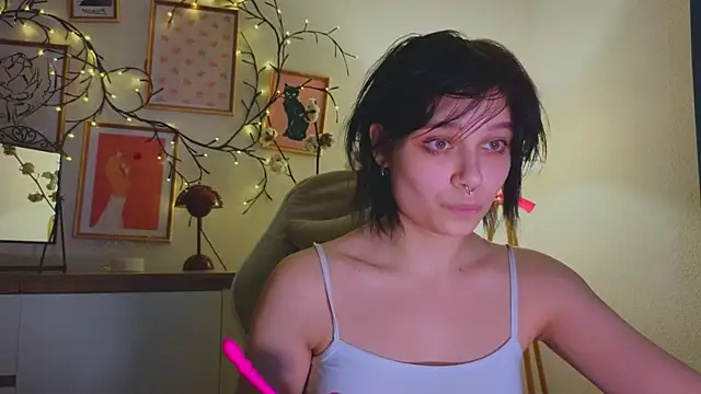 ari rari online show from February 2, 4:05 am