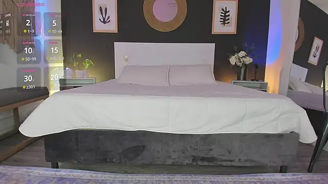 VioletPaket online show from July 9, 11:42 am