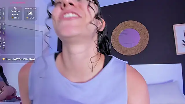 VioletPaket online show from April 14, 12:10 pm