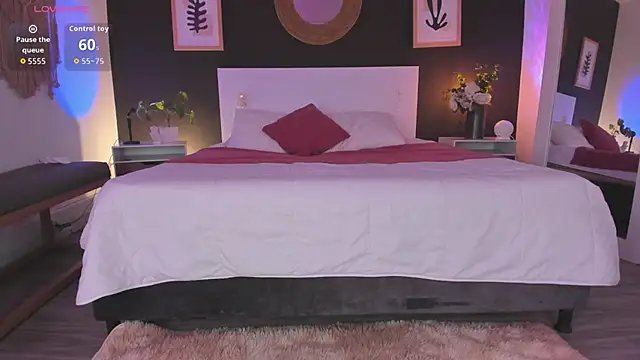 VioletPaket online show from June 14, 12:39 pm