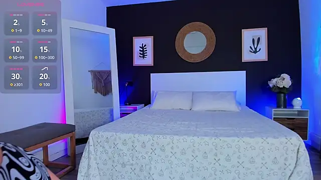 VioletPaket online show from March 9, 12:20 pm