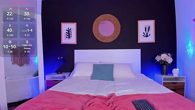 VioletPaket online show from March 24, 11:10 am