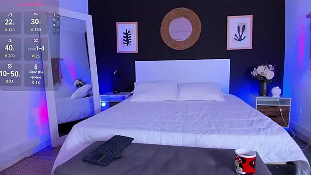 VioletPaket online show from March 26, 11:41 am