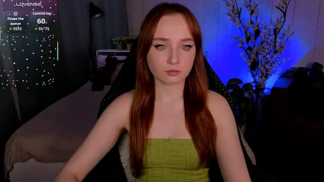 Emma Chery online show from November 13, 5:44 am