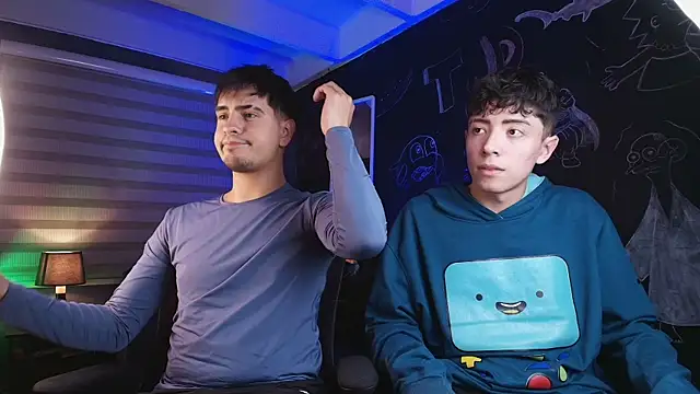 thiago rockwelll online show from April 15, 3:12 am