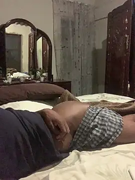 Snapshot of DManL chatting on December 17, 9:09 pm DManL online show from December 17, 9:09 pm