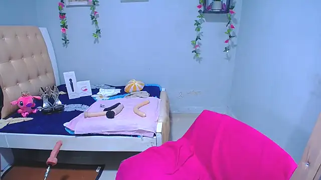 DelysyHot online show from April 19, 7:31 am