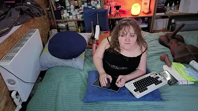 MiniNatalie online show from November 25, 6:03 am