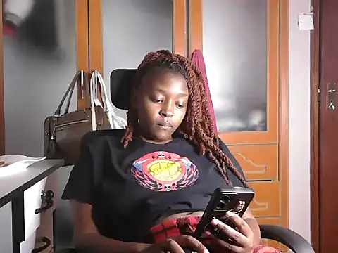 Snapshot of Sweet_mella chatting on July 13, 6:51 pm Sweet mella online show from July 13, 6:51 pm