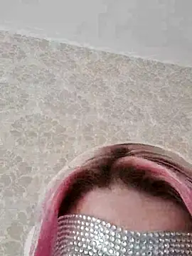 Twerkqueenn online show from November 10, 11:59 am