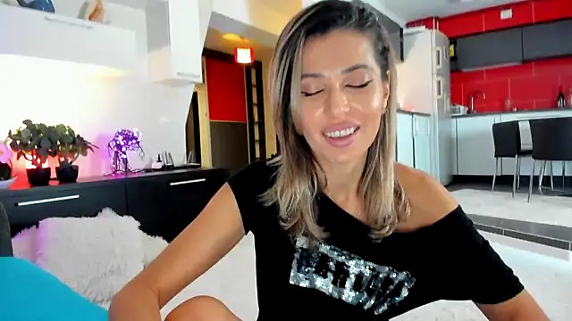 MissSmiley26 online show from December 13, 10:02 pm