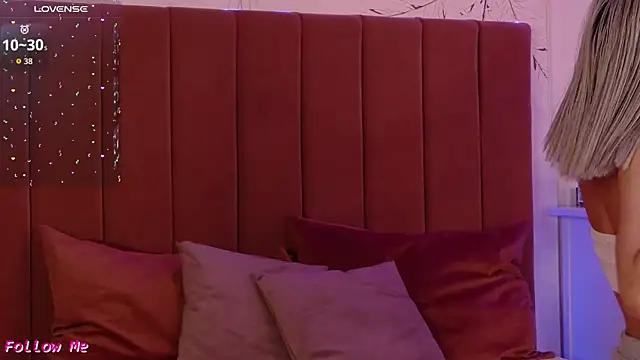 PinkySparks online show from March 23, 7:25 pm