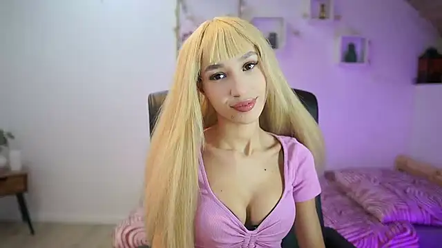 Amai  Liu online show from November 8, 6:44 pm