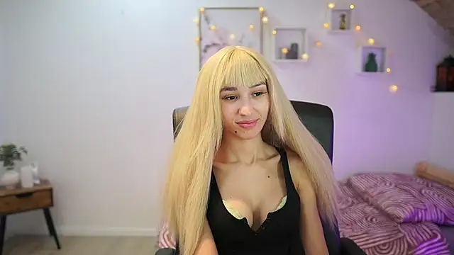 Amai  Liu online show from November 2, 7:19 pm