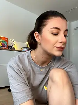 Mia-Minou online show from January 8, 9:26 am