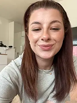 Mia-Minou online show from April 2, 2:02 pm