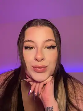 Snapshot of Mia-Minou chatting on November 21, 9:19 am Mia-Minou online show from November 21, 9:19 am