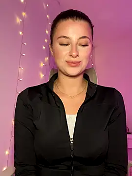 Snapshot of Mia-Minou chatting on October 22, 1:10 pm Mia-Minou online show from October 22, 1:10 pm