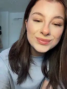 Mia-Minou online show from February 5, 12:01 pm