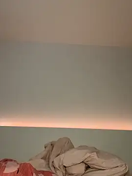 Mia-Minou online show from March 15, 9:38 am