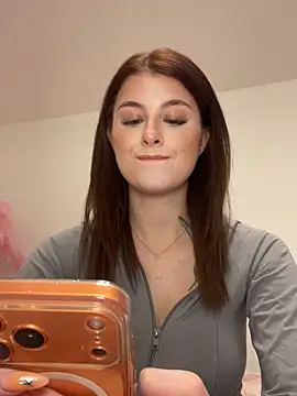 Mia-Minou online show from March 26, 11:19 am