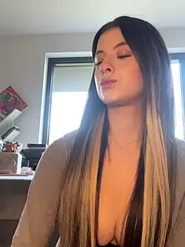 Snapshot of Mia-Minou chatting on November 13, 9:57 am Mia-Minou online show from November 13, 9:57 am