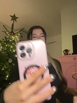 Snapshot of Mia-Minou chatting on November 29, 3:23 pm Mia-Minou online show from November 29, 3:23 pm