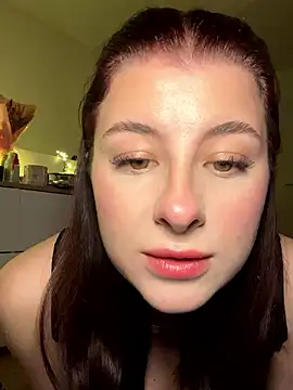 Mia-Minou online show from January 12, 8:47 pm