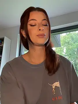 Mia-Minou online show from August 1, 10:13 am