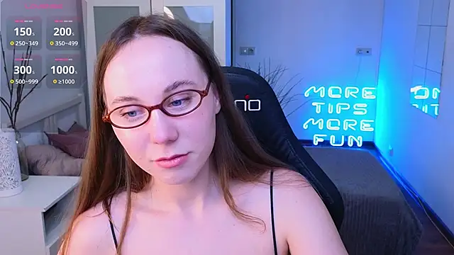 Snapshot of i_can_fix_you chatting on March 16, 5:50 pm i can fix you online show from March 16, 5:50 pm