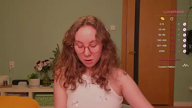 Snapshot of i_can_fix_you chatting on December 22, 3:33 pm i can fix you online show from December 22, 3:33 pm