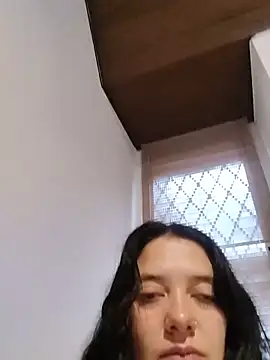 Snapshot of Isabella_21x chatting on June 8, 11:44 am Isabella 21x online show from June 8, 11:44 am