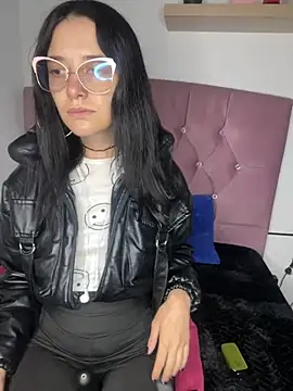 Snapshot of Isabella_21x chatting on February 24, 12:37 pm Isabella 21x online show from February 24, 12:37 pm