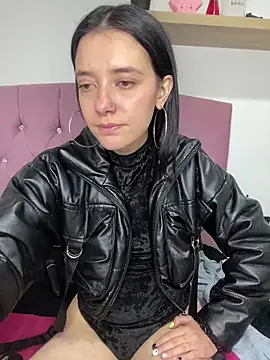 Snapshot of Isabella_21x chatting on March 4, 3:37 pm Isabella 21x online show from March 4, 3:37 pm