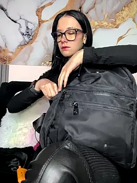 Snapshot of Isabella_21x chatting on October 3, 12:50 pm Isabella 21x online show from October 3, 12:50 pm