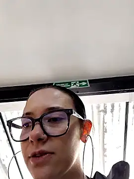 Snapshot of Isabella_21x chatting on October 23, 12:48 pm Isabella 21x online show from October 23, 12:48 pm