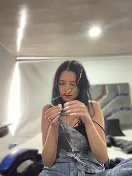 Isabella 21x online show from May 28, 12:55 pm
