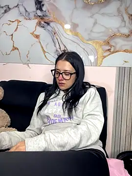 Snapshot of Isabella_21x chatting on November 7, 12:42 pm Isabella 21x online show from November 7, 12:42 pm