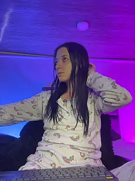 Isabella 21x online show from April 17, 12:30 pm