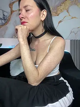 Snapshot of Isabella_21x chatting on October 13, 12:29 pm Isabella 21x online show from October 13, 12:29 pm