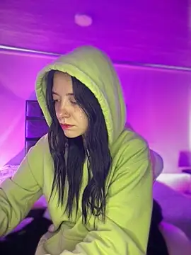 Snapshot of Isabella_21x chatting on March 3, 1:07 pm Isabella 21x online show from March 3, 1:07 pm