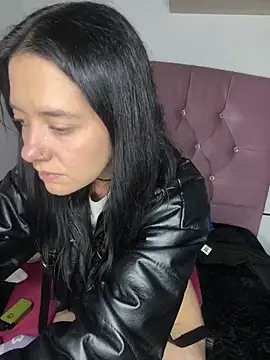 Snapshot of Isabella_21x chatting on February 24, 3:42 pm Isabella 21x online show from February 24, 3:42 pm