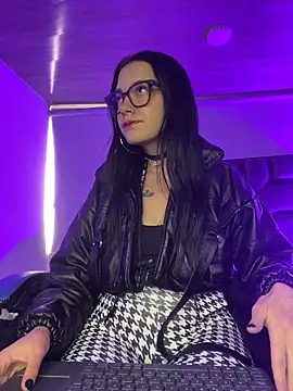 Snapshot of Isabella_21x chatting on June 19, 12:44 pm Isabella 21x online show from June 19, 12:44 pm