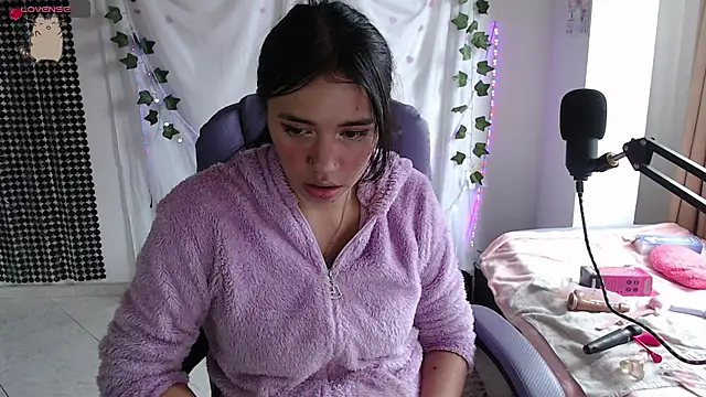 sophie north online show from February 3, 5:51 pm