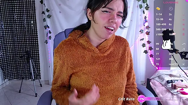 Snapshot of sophie_north chatting on September 10, 2:38 pm sophie north online show from September 10, 2:38 pm