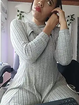 Snapshot of sophie_north chatting on July 15, 7:32 pm sophie north online show from July 15, 7:32 pm