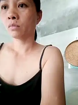 Snapshot of Aninyin22 chatting on June 30, 5:51 am Aninyin22 online show from June 30, 5:51 am